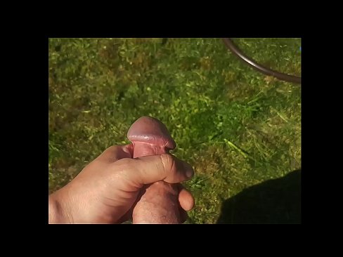 ❤️ A boazona se fode e se ejacula com um esguicho em um jardim de verão ❌ Porno russo em pt-br.befuck-net.ru