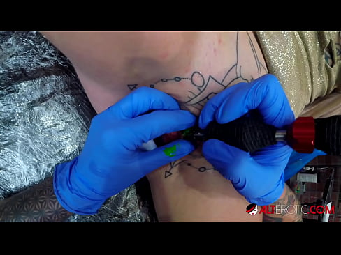 ❤️ Extremamente tatuada, a brasa Sully Savage fez uma tatuagem em seu clítoris ❌ Porno russo em pt-br.befuck-net.ru